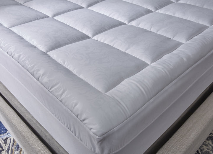 Quilted FF cover corner